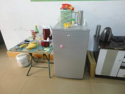 【图】二手冰箱、电视桌子低价处理 - 宝安福永家居/日用品 - 深圳58同城